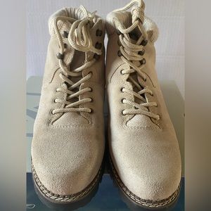 Women Hiking Boots